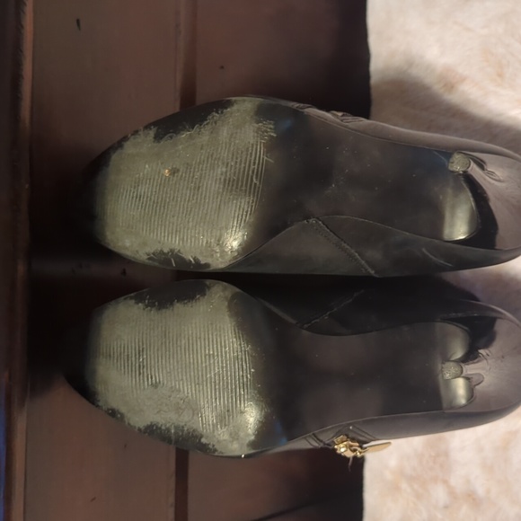 Carlos Santana Shoe Booties - Picture 4 of 4